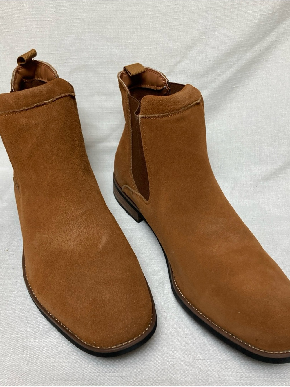 Men's Suede Chukka Boots in Cognac Brown
